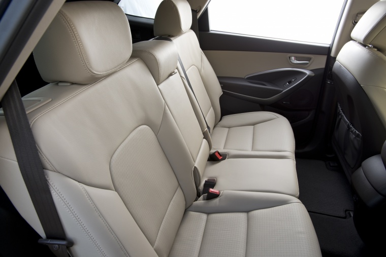 2016 Hyundai Santa Fe Rear Seats Picture / Pic / Image
